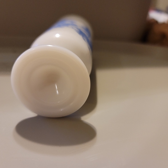 Vintage Avon Milk Glass footed blue and white toil design demitasse cup - Picture 4 of 4